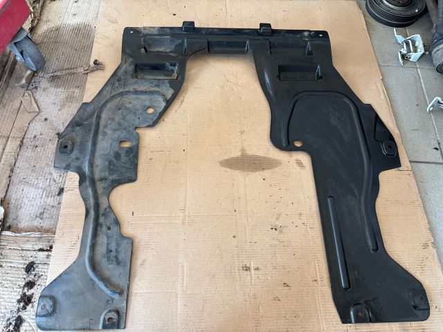 bontott OPEL MOKKA Alsó Motorburkolat