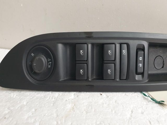 bontott OPEL MOKKA Bal első Ablakemelő Kapcsoló