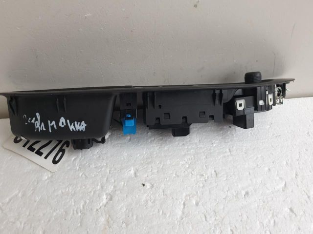 bontott OPEL MOKKA Bal első Ablakemelő Kapcsoló