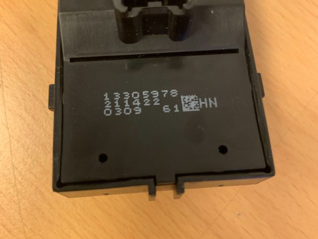 bontott OPEL MOKKA Bal első Ablakemelő Kapcsoló