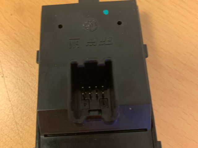 bontott OPEL MOKKA Bal első Ablakemelő Kapcsoló