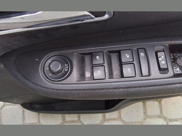 bontott OPEL MOKKA Bal első Ablakemelő Kapcsoló