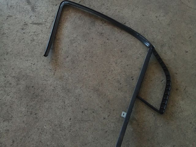 bontott OPEL MOKKA Bal első Ablakvezető Gumi