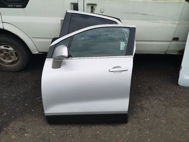 bontott OPEL MOKKA Bal első Ajtó (Üres lemez)