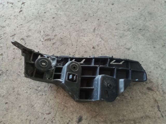 bontott OPEL MOKKA Bal első Oldal Lökhárító Tartó (Műanyag)