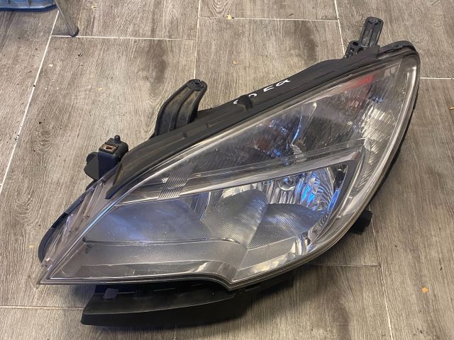 bontott OPEL MOKKA Bal Fényszóró