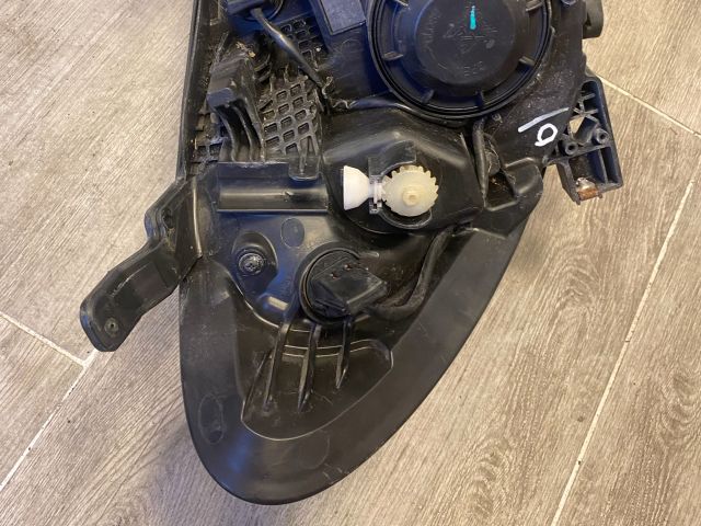 bontott OPEL MOKKA Bal Fényszóró