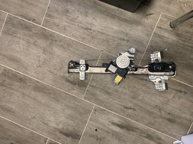 bontott OPEL MOKKA Bal hátsó Ablakemelő Szerkezet (Elektromos)