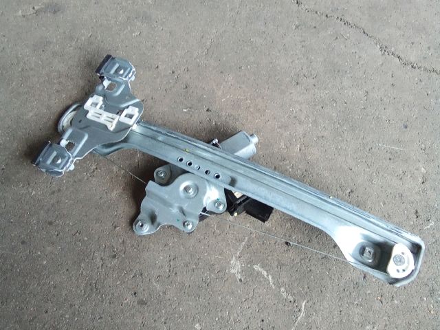 bontott OPEL MOKKA Bal hátsó Ablakemelő Szerkezet (Elektromos)