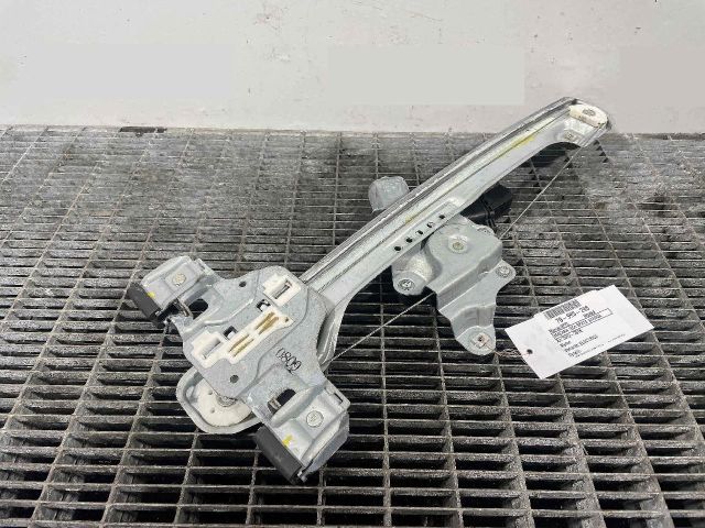 bontott OPEL MOKKA Bal hátsó Ablakemelő Szerkezet (Elektromos)