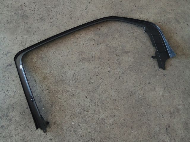 bontott OPEL MOKKA Bal hátsó Ajtó Díszléc