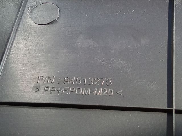 bontott OPEL MOKKA Bal hátsó Ajtó Díszléc