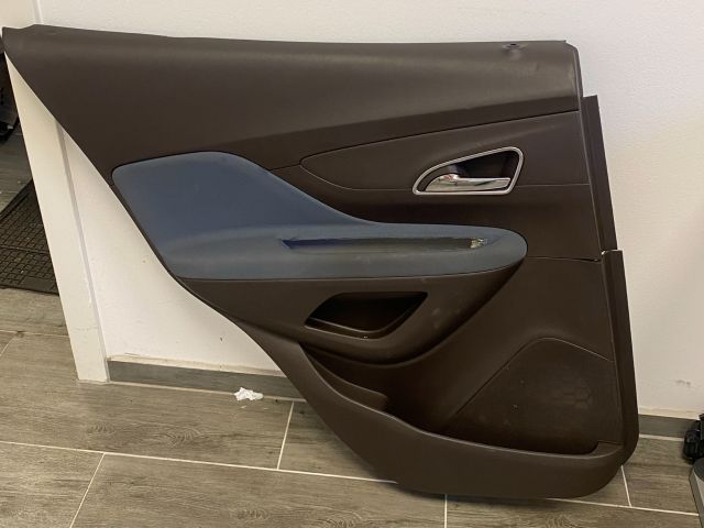 bontott OPEL MOKKA Bal hátsó Ajtó Kárpit