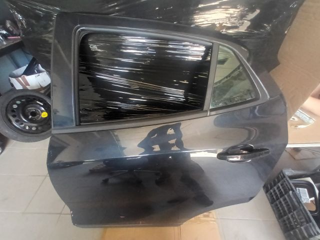 bontott OPEL MOKKA Bal hátsó Ajtó (Részeivel)