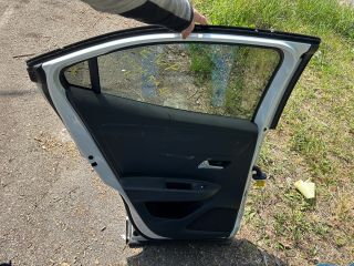 bontott OPEL MOKKA Bal hátsó Ajtó (Részeivel)