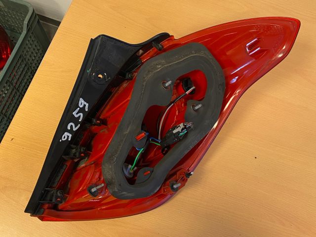 bontott OPEL MOKKA Bal Hátsó Lámpa