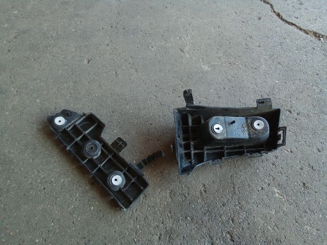 bontott OPEL MOKKA Bal hátsó Oldal Lökhárító Tartó (Műanyag)