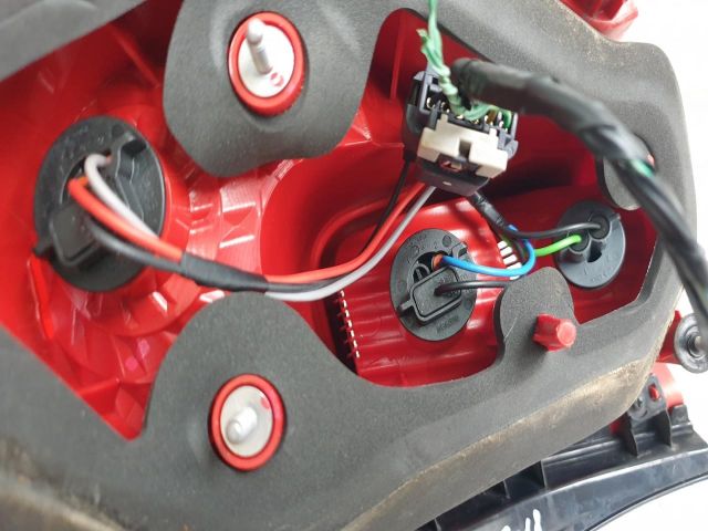 bontott OPEL MOKKA Bal Külső Hátsó Lámpa