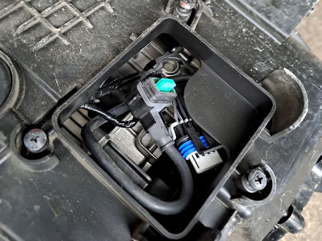 bontott OPEL MOKKA Bal Xenon Fényszóró