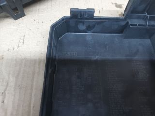 bontott OPEL MOKKA Biztosítéktábla Doboz