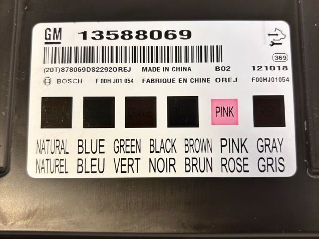 bontott OPEL MOKKA Biztosítéktábla Utastér