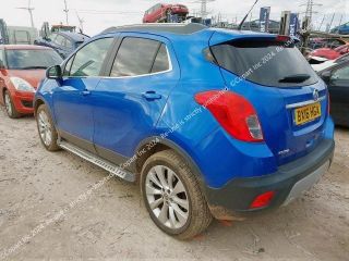 bontott OPEL MOKKA Biztosítéktábla Utastér