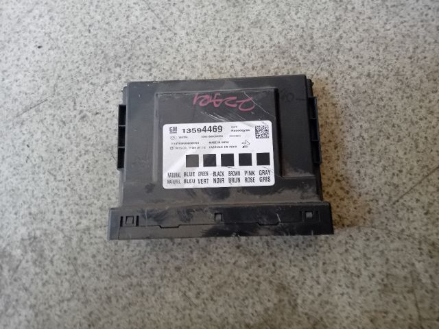 bontott OPEL MOKKA Biztosítéktábla Utastér