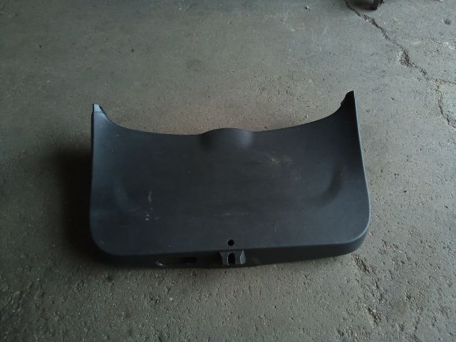 bontott OPEL MOKKA Csomagtérajtó Burkolat Alsó