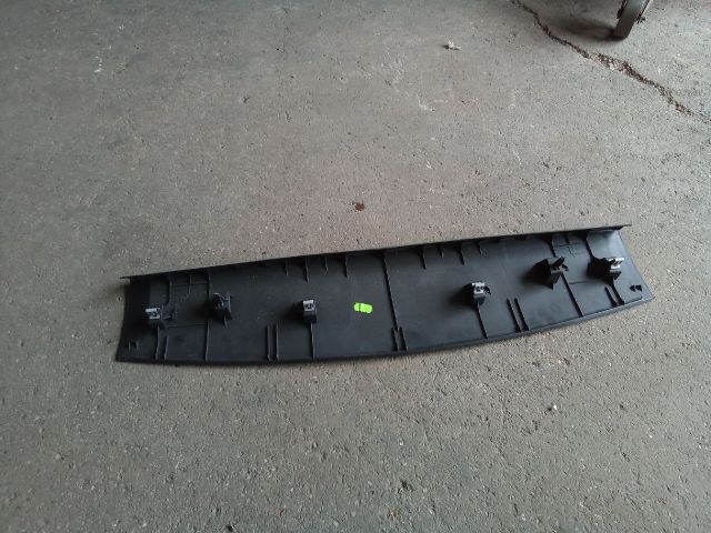 bontott OPEL MOKKA Csomagtérajtó Burkolat Felső