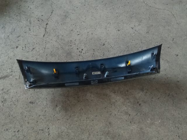 bontott OPEL MOKKA Csomagtérajtó Díszléc