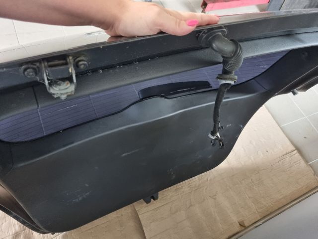 bontott OPEL MOKKA Csomagtérajtó (Részeivel)