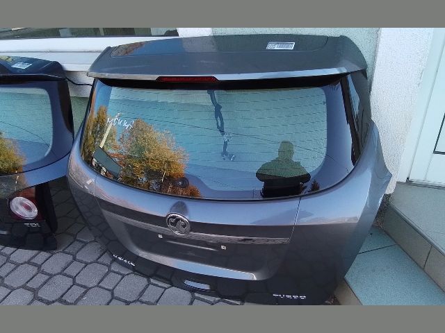 bontott OPEL MOKKA Csomagtérajtó (Részeivel)