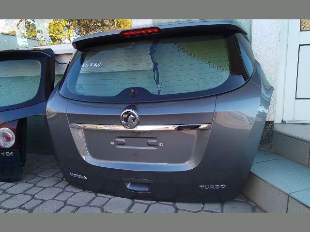 bontott OPEL MOKKA Csomagtérajtó (Részeivel)