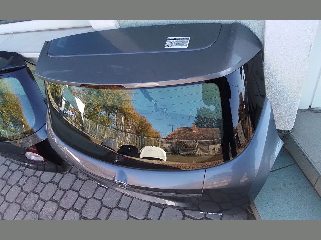 bontott OPEL MOKKA Csomagtérajtó (Részeivel)