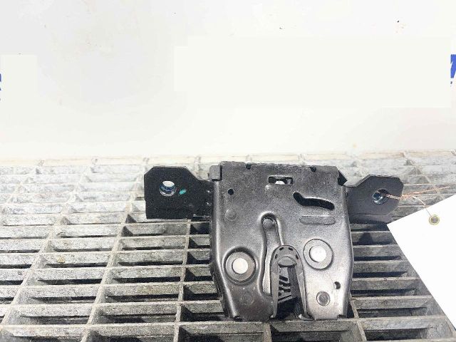 bontott OPEL MOKKA Csomagtérajtó Ütköző