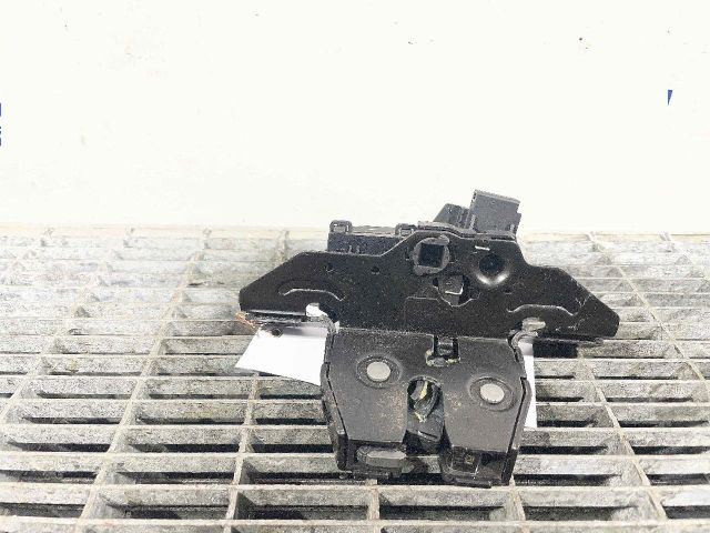 bontott OPEL MOKKA Csomagtérajtó Ütköző