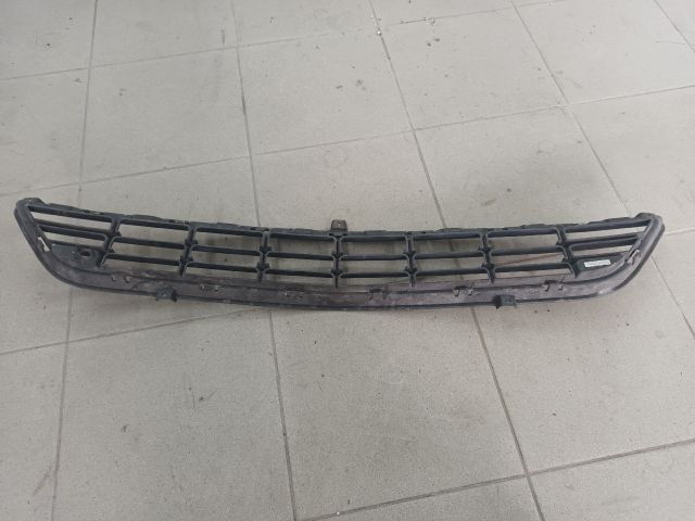 bontott OPEL MOKKA Első Lökhárító Alsó Középső Díszrács