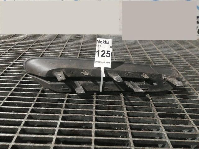 bontott OPEL MOKKA Első Lökhárító Díszléc