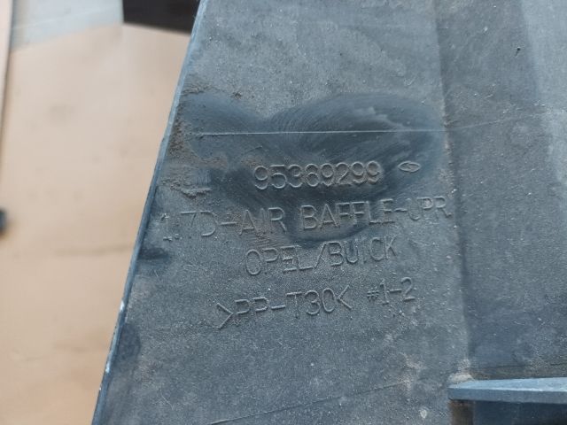 bontott OPEL MOKKA Felső Hűtő Légterelő