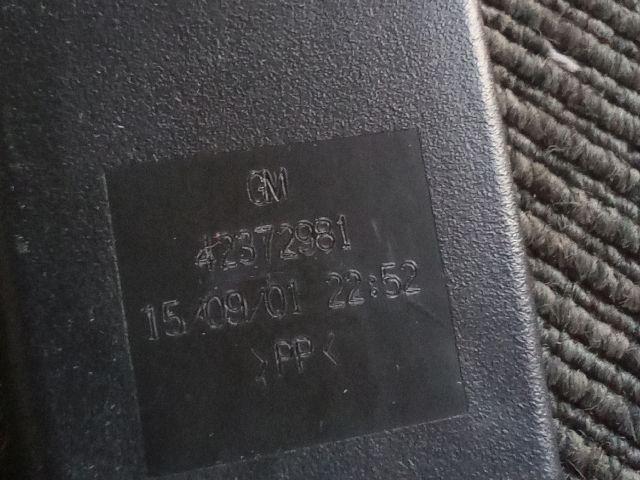 bontott OPEL MOKKA Hátsó középső Biztonsági Öv Csat