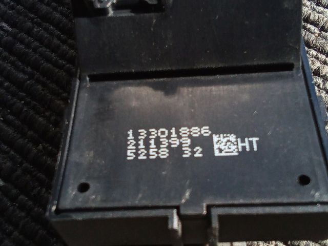 bontott OPEL MOKKA Jobb első Ablakemelő Kapcsoló