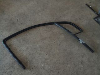 bontott OPEL MOKKA Jobb első Ablakvezető Gumi