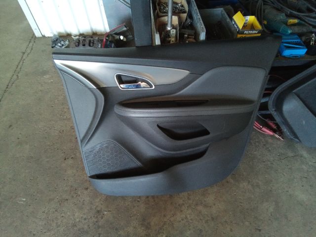 bontott OPEL MOKKA Jobb első Ajtó Kárpit