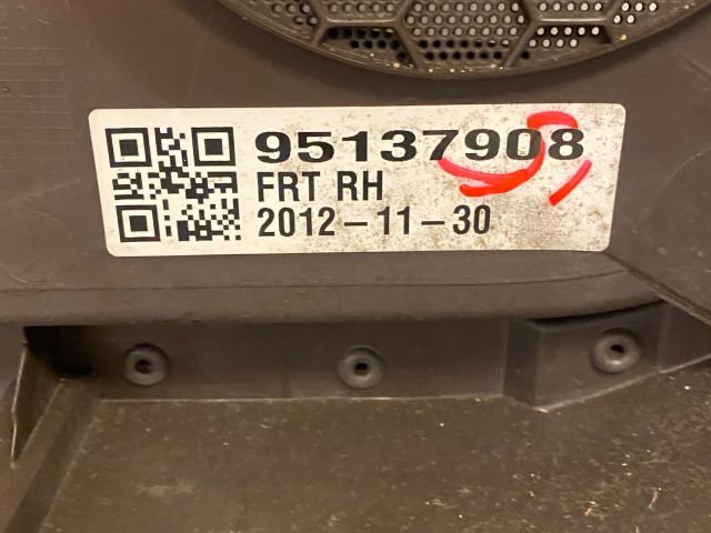 bontott OPEL MOKKA Jobb első Ajtó Kárpit