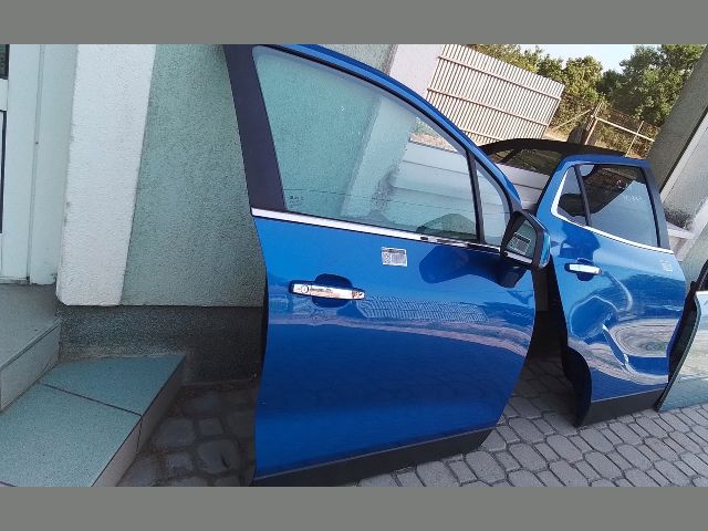 bontott OPEL MOKKA Jobb első Ajtó (Részeivel)