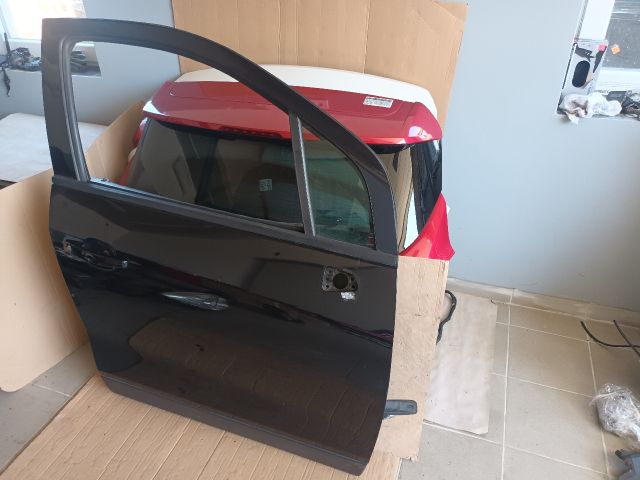 bontott OPEL MOKKA Jobb első Ajtó (Részeivel)