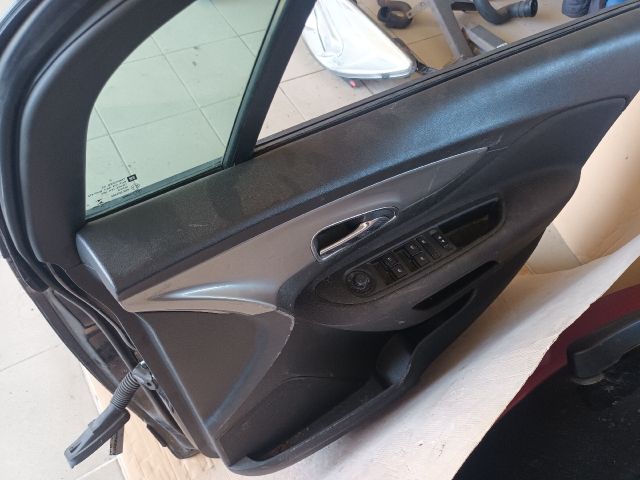 bontott OPEL MOKKA Jobb első Ajtó (Részeivel)