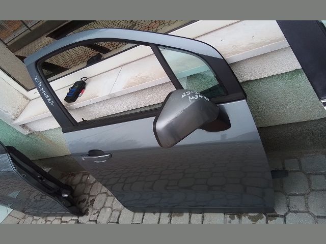 bontott OPEL MOKKA Jobb első Ajtó (Részeivel)