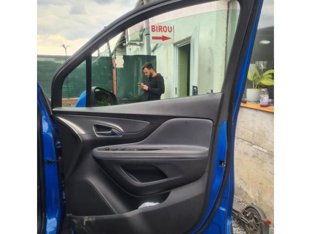 bontott OPEL MOKKA Jobb első Ajtó (Üres lemez)