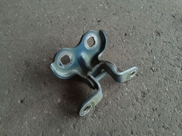 bontott OPEL MOKKA Jobb első Alsó Zsanér